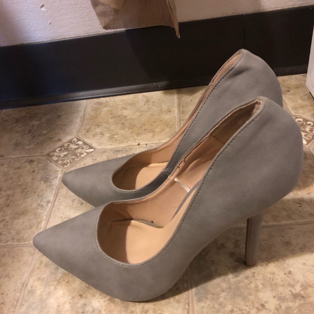 Shoes - Picture 2 of 4